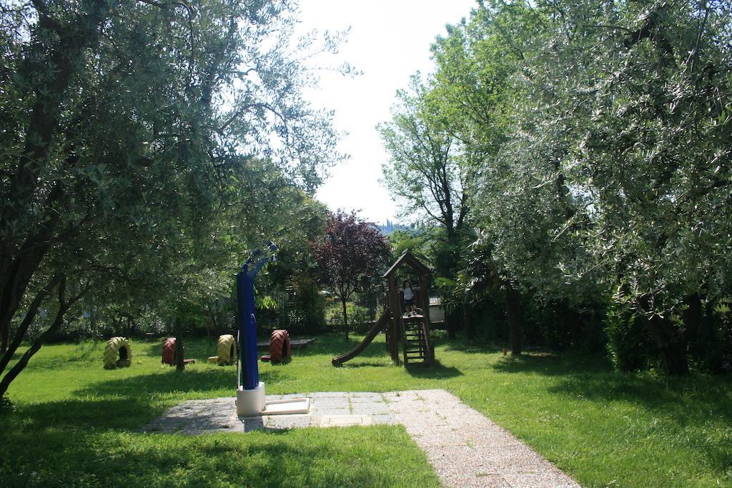 Residence Miralago Rooms & Apartments Manerba del Garda Exterior photo