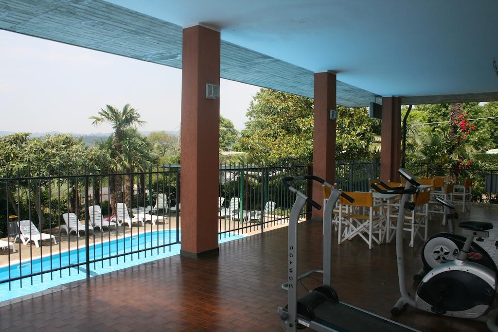 Residence Miralago Rooms & Apartments Manerba del Garda Exterior photo
